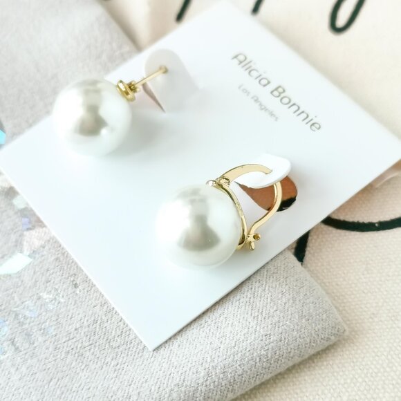 Alicia Bonnie - Earrings Blanche gold White Pearl $36 - Picture 2 of 3